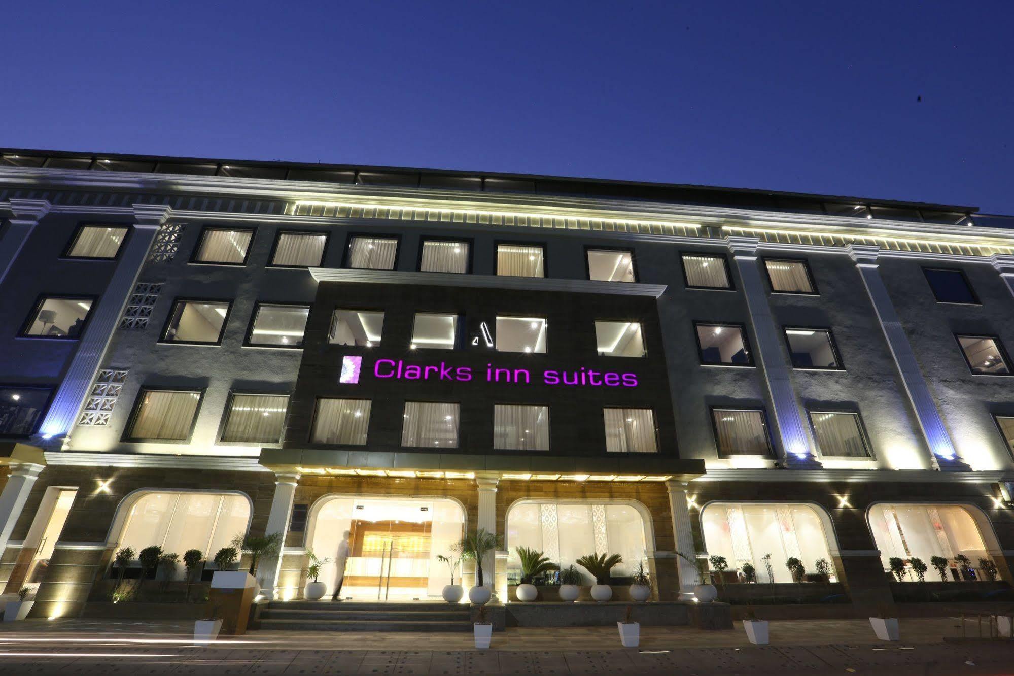 Clarks Inn Suites Gwalior Exterior photo